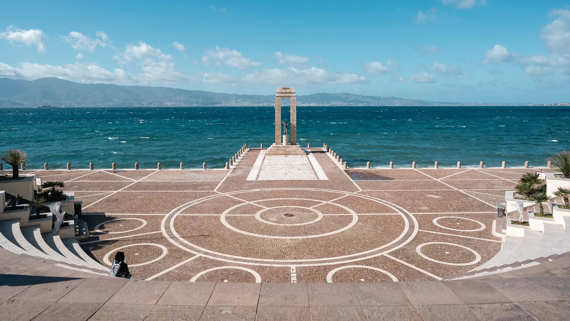 Reggio Calabria seafront with the Strait of Messina, the city base of Live Local coliving for digital nomads in southern Italy